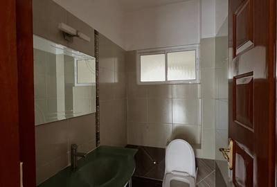 3 Bed Apartment with En Suite at Gatundu Road - 4