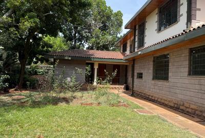 5 Bed Villa with En Suite in Nyari - 2