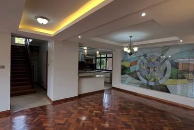4 Bed Apartment with En Suite at Riverside Drive - 4