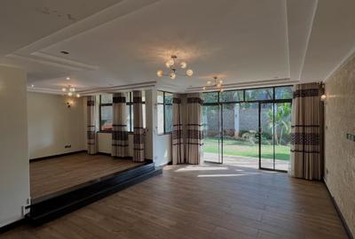 5 Bed Townhouse with En Suite in Lavington - 2