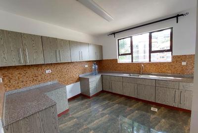 4 Bed Apartment with En Suite in Kileleshwa