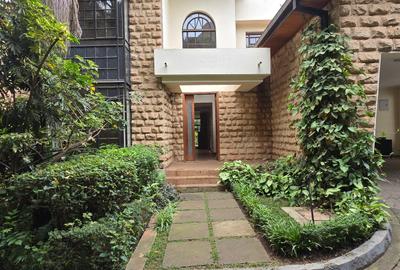4 Bed Townhouse with En Suite at Off James Gichuru - 3