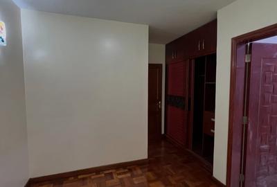 5 Bed Townhouse with En Suite in Lavington - 4