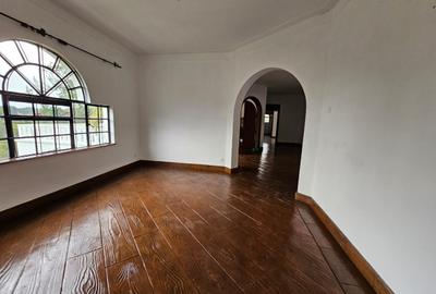 4 Bed House with En Suite in Nyari - 4