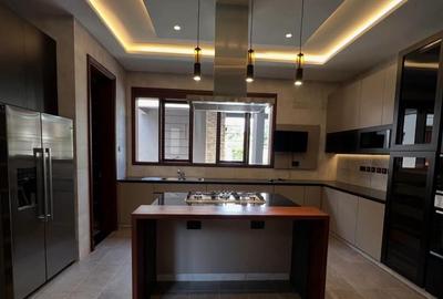 5 Bed Townhouse with En Suite in Runda - 3