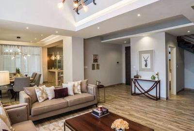4 Bed Apartment with En Suite in Riverside - 2