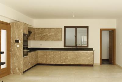 2 Bed Apartment with En Suite at Lantana