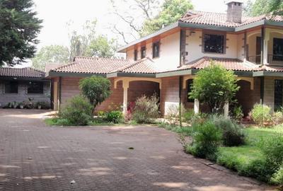 5 Bed Townhouse with En Suite in Nyari - 3