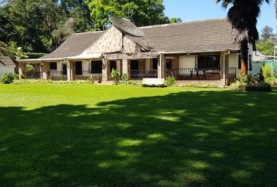 4 Bed House with En Suite at Spring Valley Road - 4