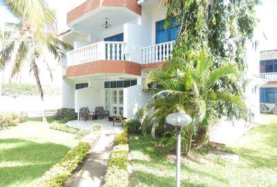 1 Bed Apartment with En Suite at 1St Avenue - 2