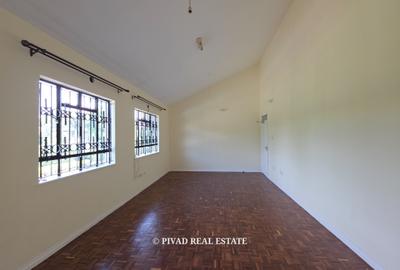 5 Bed House with Garden in Runda - 3