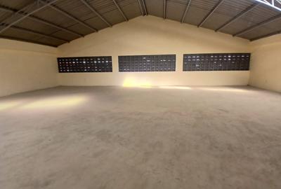 8,000 ft² Warehouse with Parking in Mlolongo