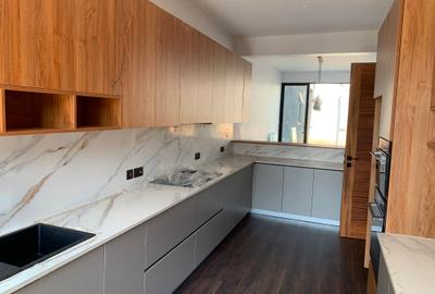 5 Bed Townhouse with En Suite in Kitisuru - 3