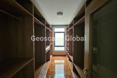 5 Bed House with En Suite in Lavington - 4