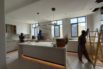 5 Bed Villa with En Suite in Runda - 2