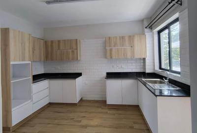 3 Bed Apartment with En Suite in Kileleshwa - 3