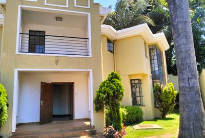 5 Bed Townhouse with En Suite in Lavington - 4