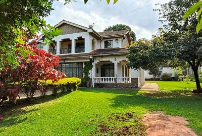 5 Bed Townhouse with En Suite in Runda - 2
