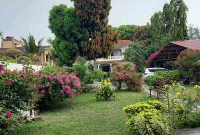 4 Bed House with En Suite in Nyali Area - 3