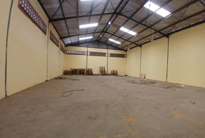 5,545 ft² Warehouse with Parking in Mlolongo - 4
