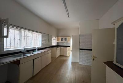 6 Bed House with Staff Quarters at Mzima Springs - 4