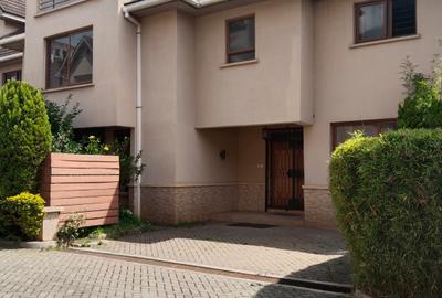 5 Bed Townhouse with En Suite in Lavington