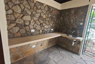 5 Bed Apartment with Staff Quarters at 2Nd Parklands - 3