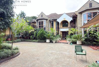 5 Bed House with En Suite at Runda - 2