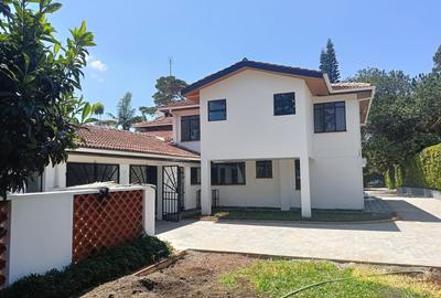 5 Bed House with En Suite at Garden Estate - 4