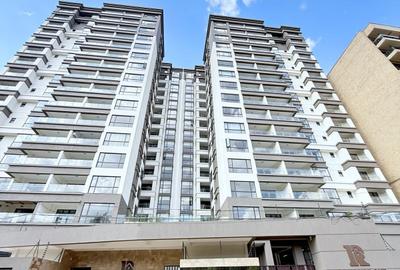 Serviced 2 Bed Apartment with En Suite in Riverside
