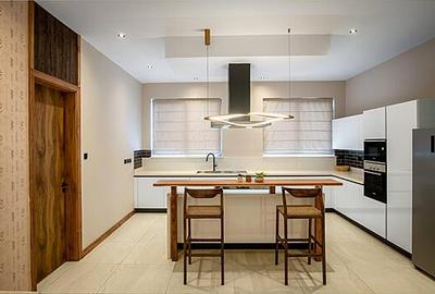 4 Bed Apartment with En Suite in Loresho - 4