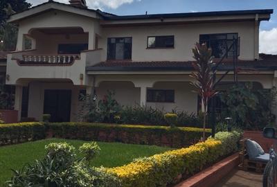 5 Bed House with Staff Quarters in Nyari