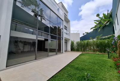 5 Bed Townhouse with En Suite in Lavington - 2