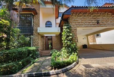 4 Bed Villa with En Suite in Lavington