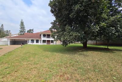 5 Bed House with En Suite in Runda - 3