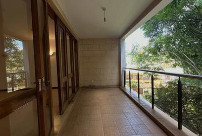 3 Bed Apartment with En Suite at Riverside Drive - 3