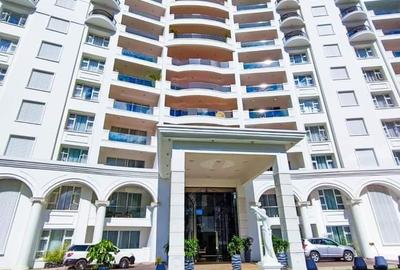 5 Bed Apartment with Swimming Pool in Parklands - 2