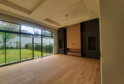 5 Bed Villa with En Suite in Lavington - 3