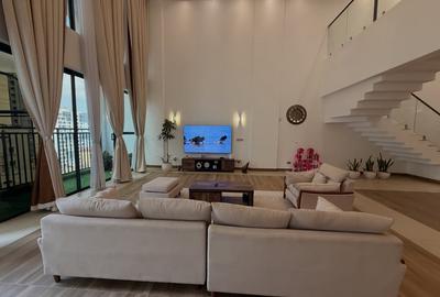 Serviced 6 Bed Apartment with En Suite at Parklands - 2