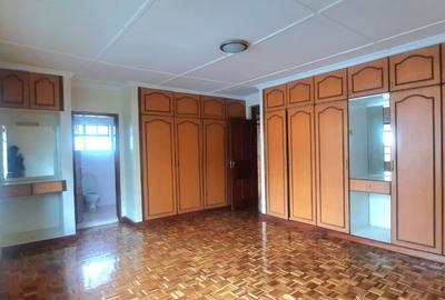 4 Bed Townhouse with En Suite in Lavington - 4