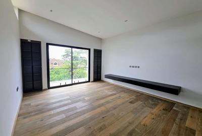 5 Bed Townhouse with En Suite in Runda - 4