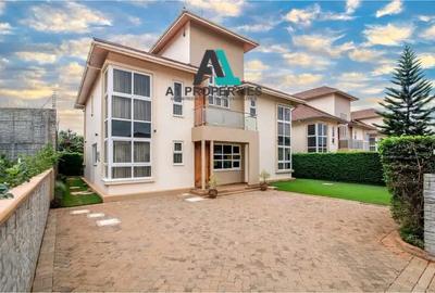 4 Bed Townhouse with En Suite in Runda - 3
