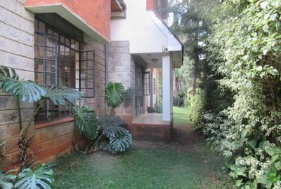 4 Bed Townhouse with En Suite at Lavington - 2