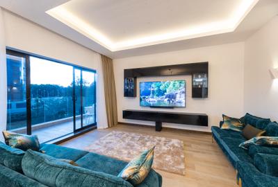 Serviced 3 Bed Apartment with En Suite in Riverside - 2