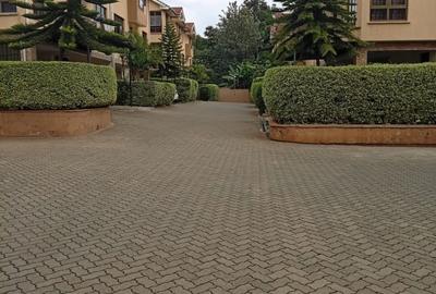 5 Bed Townhouse with En Suite at Amboseli Road