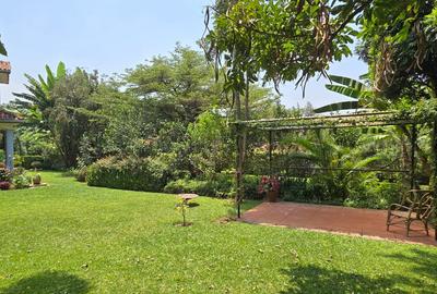 4 Bed Townhouse with En Suite in Rosslyn - 2