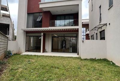 5 Bed Townhouse with En Suite in Lavington - 2