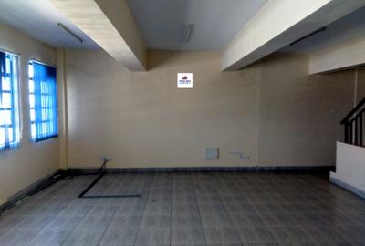 7,450 ft² Warehouse with Fibre Internet in Industrial Area - 3