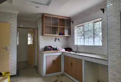 4 Bed House with En Suite in Karen - 2