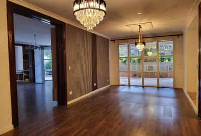 6 Bed House with En Suite in Runda - 4